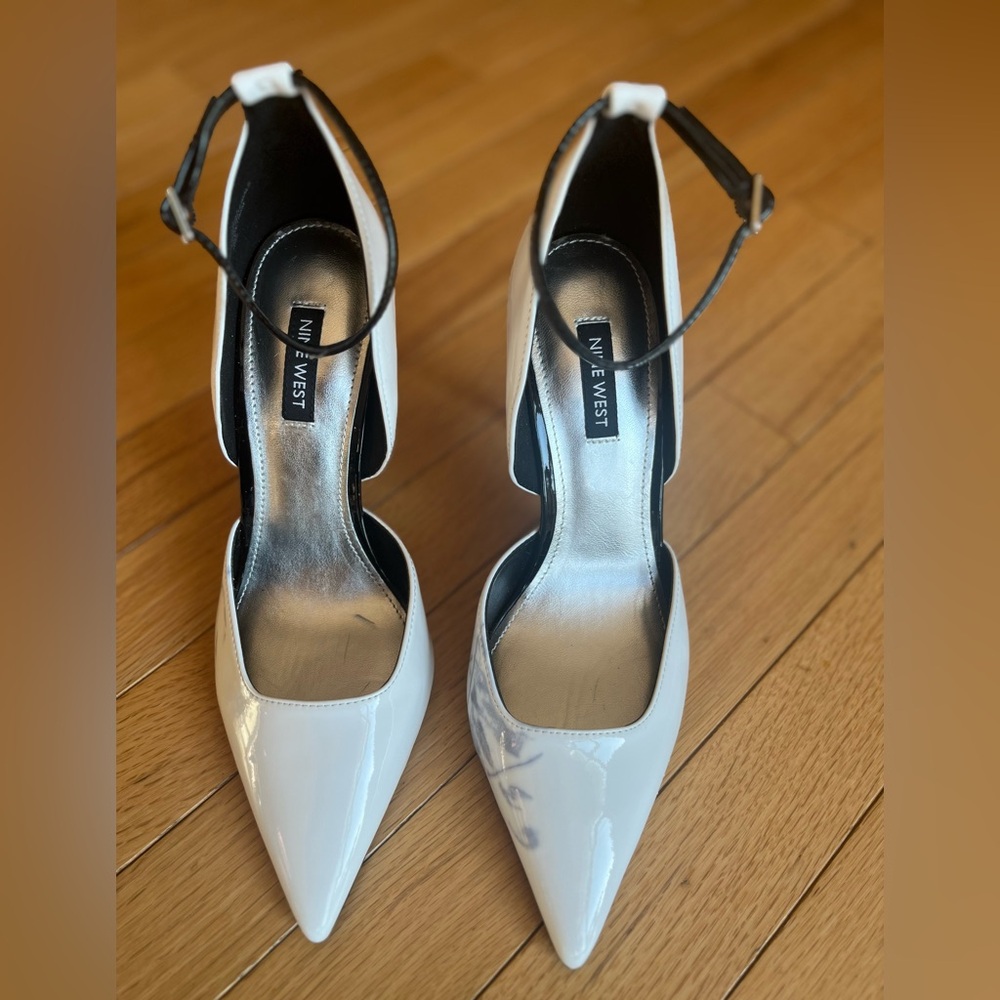 Nine West White Finda‎ Heel
